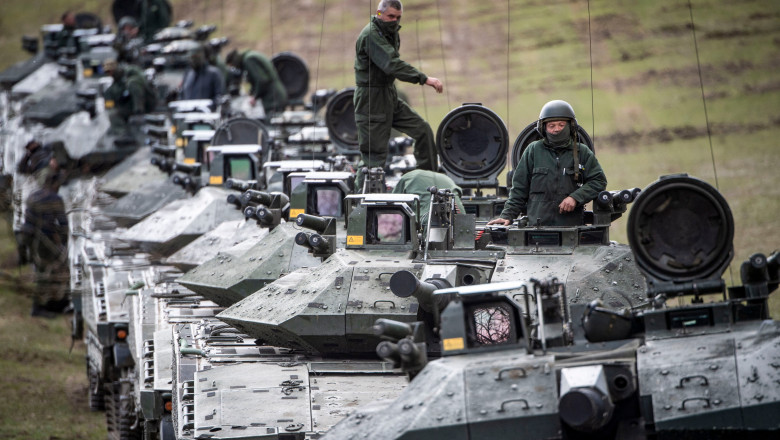 Blindate suedeze model CV 90 furnizate armatei ucrainene