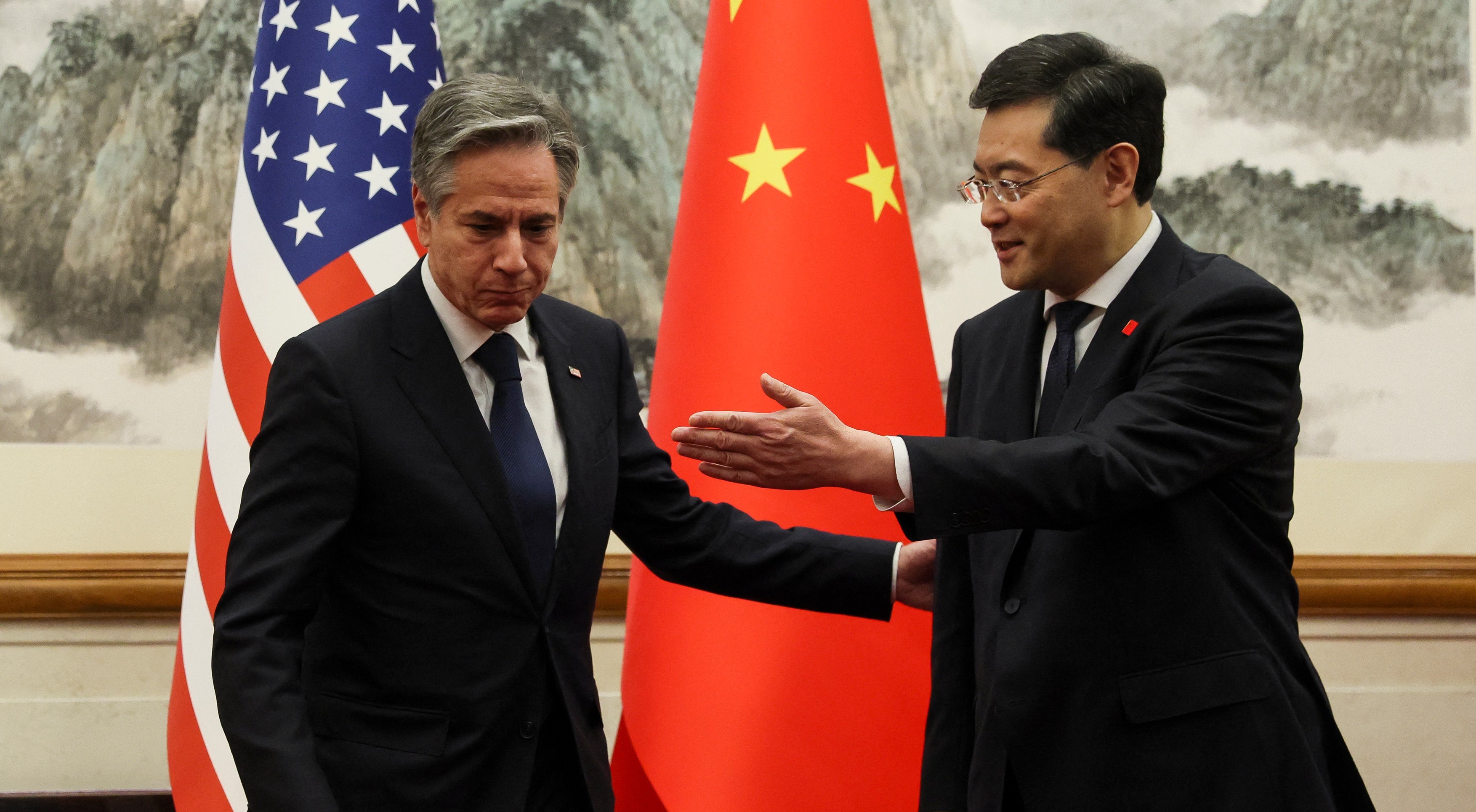 Relaţii „la cel mai scăzut nivel”. Ce au discutat timp de peste cinci ore miniștrii de externe din SUA și China în prima lor întâlnire