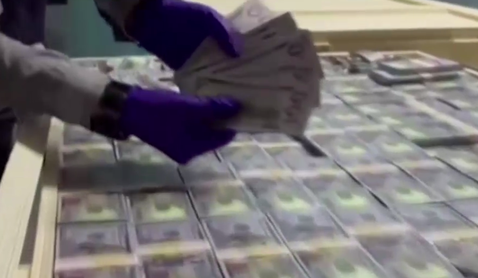 VIDEO. Un miliard de dolari în bancnote false, capturat în Turcia
