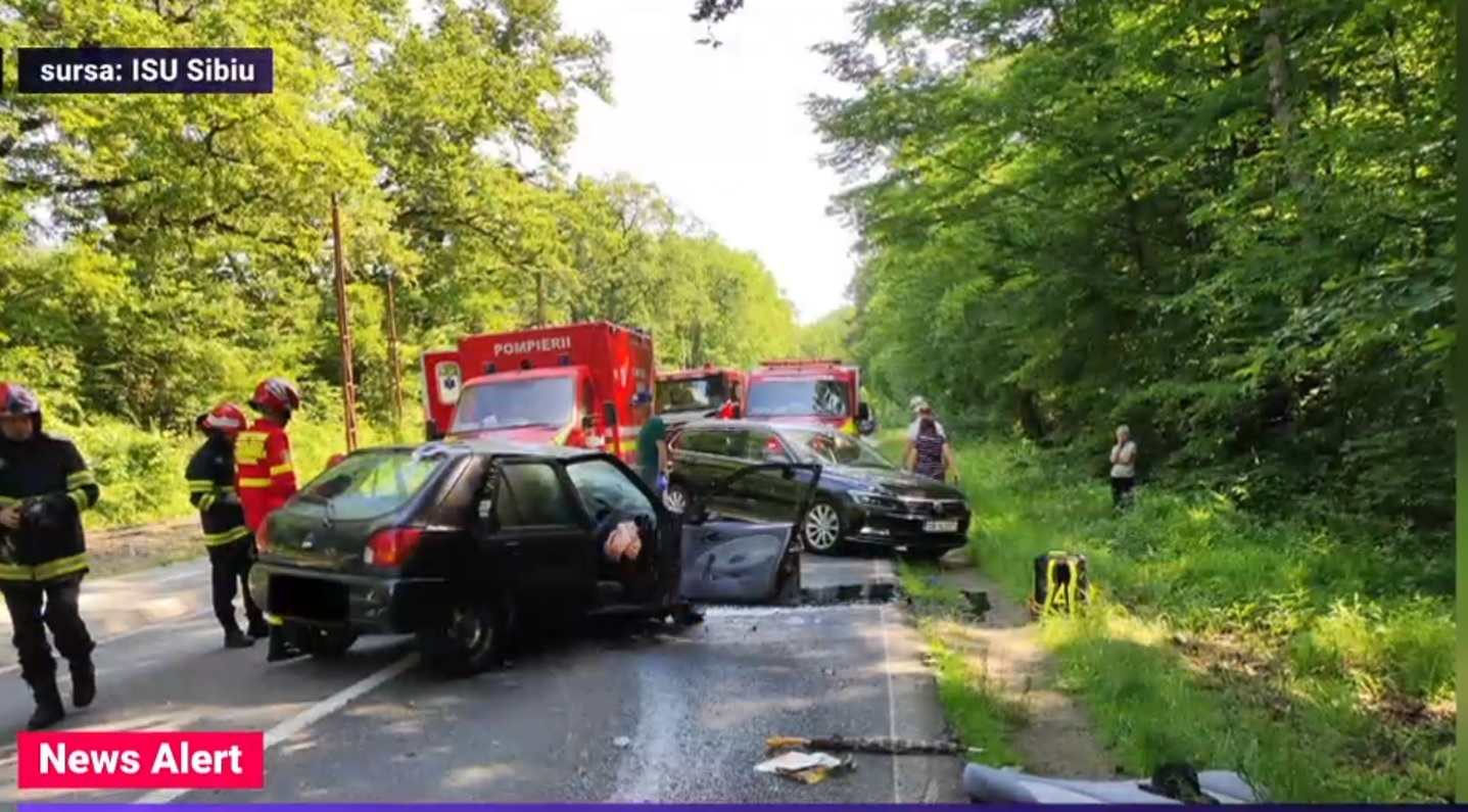 3 oameni au murit iar 2 sunt în stare gravă la spital, după un accident între două mașini în județul Sibiu