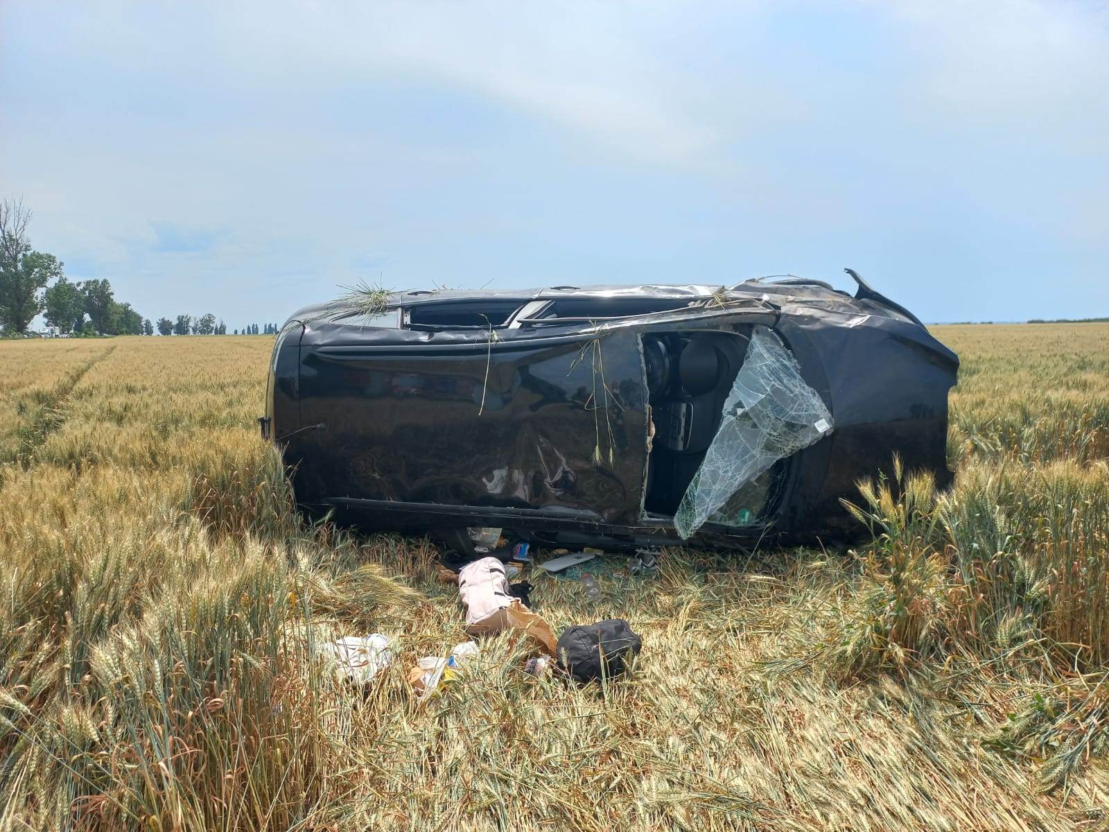 FOTO Accident grav în Prahova, cu 6 răniți. O femeie are un braţ amputat, iar un copil de 12 ani este inconştient