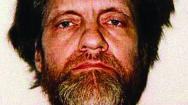 Ted Kaczynski într-o fotografie făcută publică de FBI în aprilie 1996, după prinderea lui,