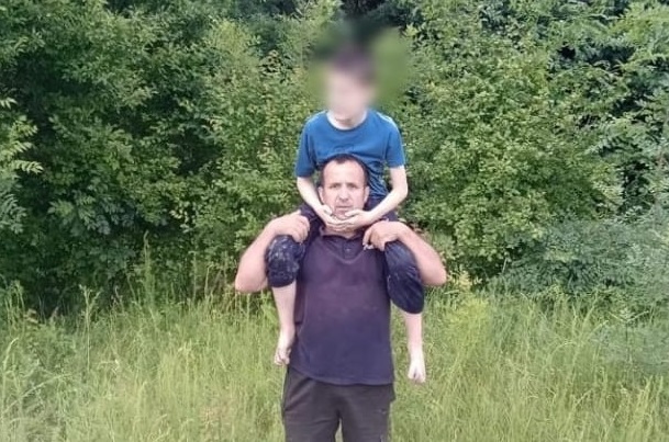 Zeci de oameni au căutat un copil de 11 ani care a plecat de la bunici și a fost dat dispărut. Unde l-au găsit salvatorii
