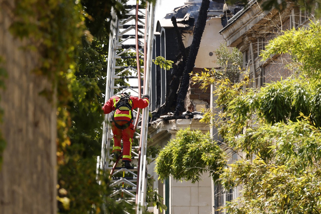 Un român a sărit în aer în timp ce făcea o bombă artizanală, în Italia. El a rămas fără mâini