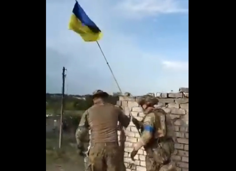 Ucraina anunță eliberarea mai multor localități în Donețk. Imagini cu soldații Kievului care ridică steagul și strigă „Glorie Ucrainei”