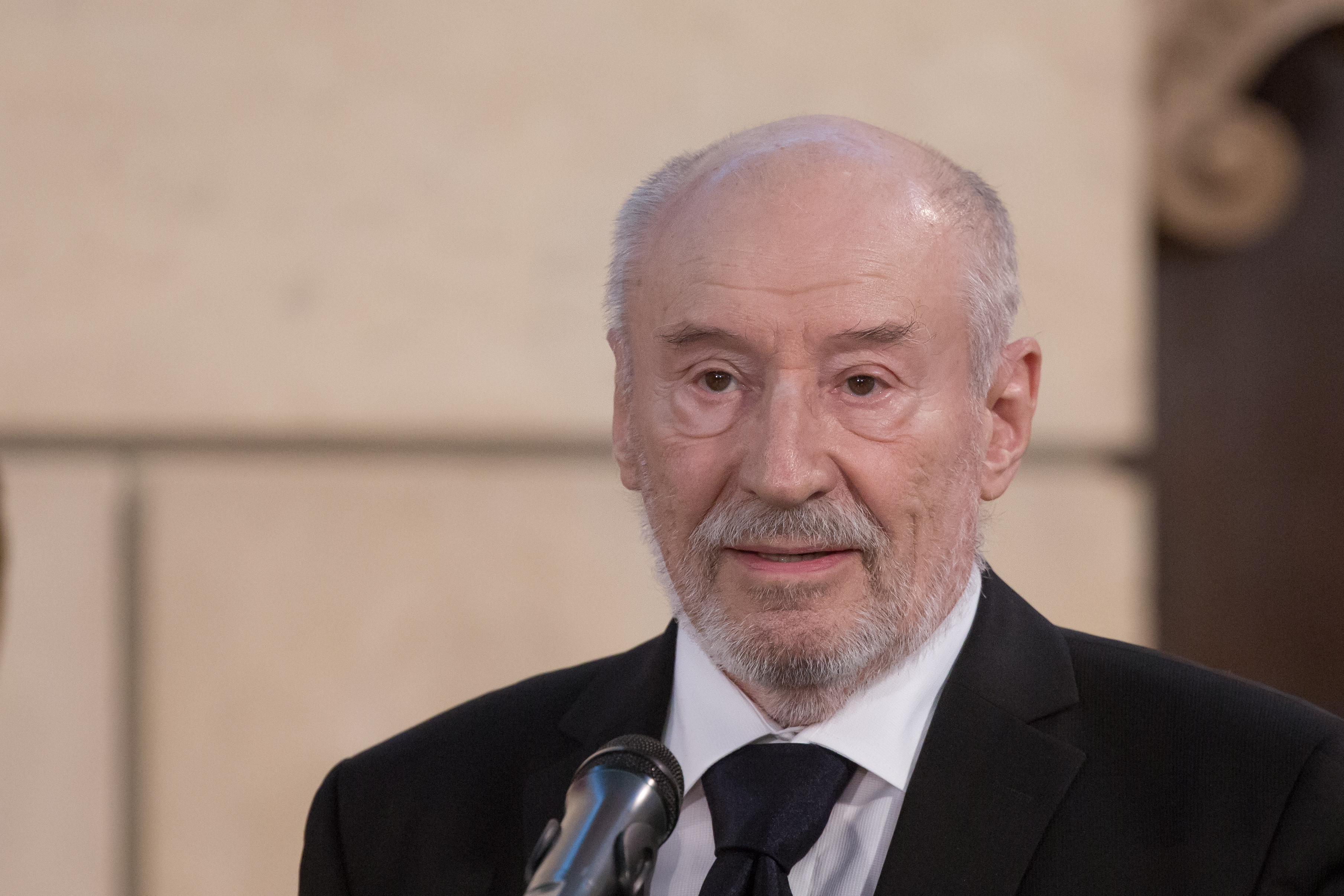 Actorul Victor Rebengiuc își ia adio de la personajul André. Piesa de teatru „Tatăl”, de la Bulandra, nu se mai joacă
