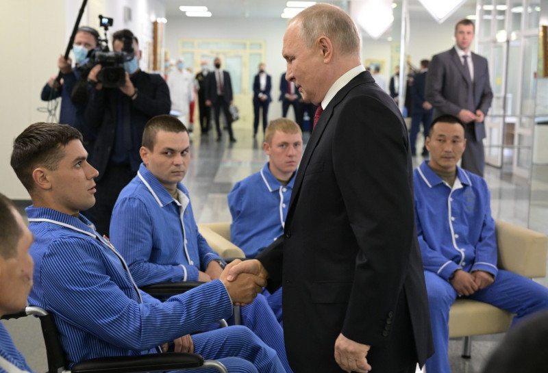 Russia Putin Servicemen Awarding