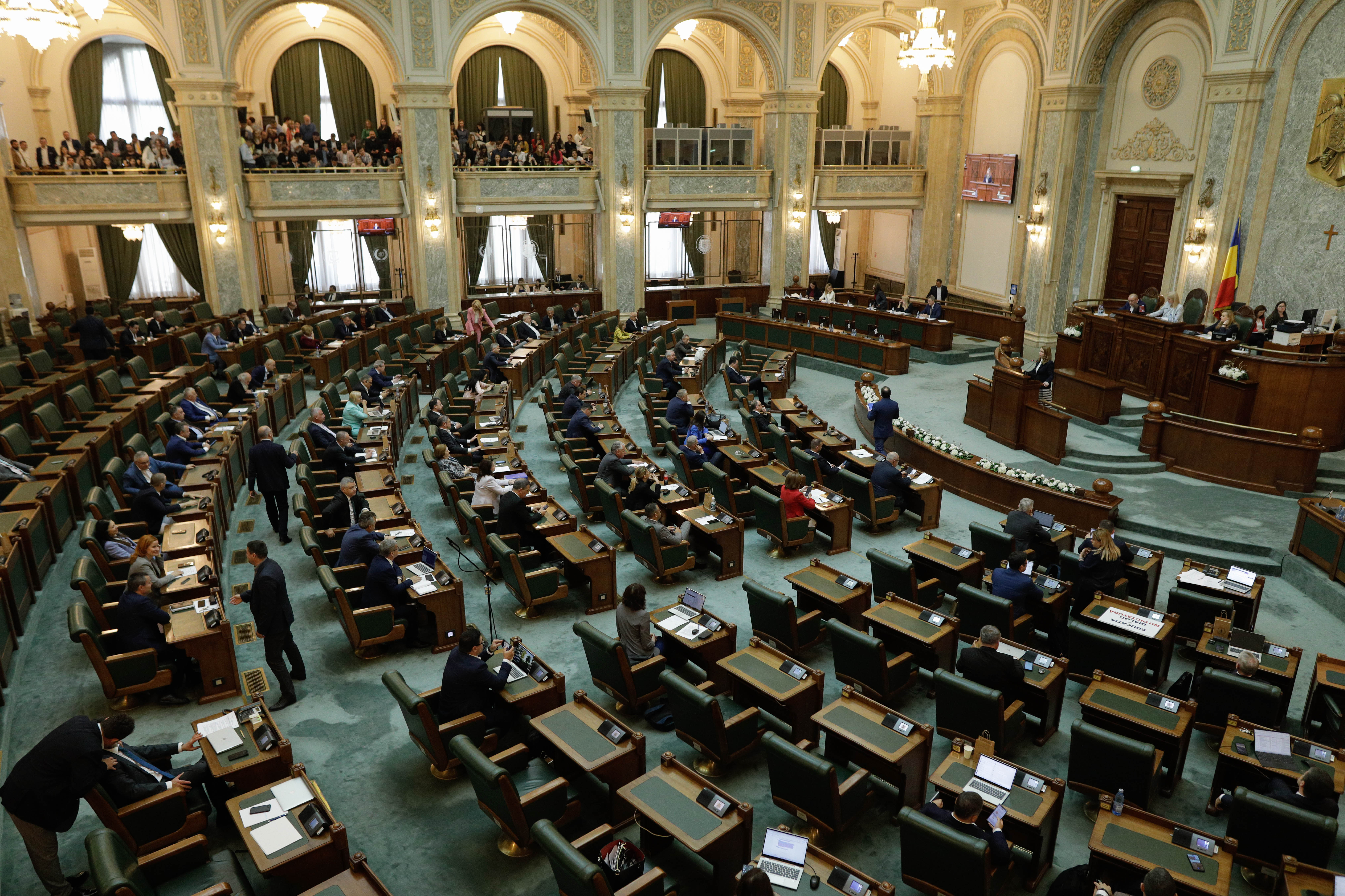 Biroul Permanent al Senatului se reuneşte marţi dimineaţă. Va fi convocat plenul pentru alegerea noului preşedinte (surse)