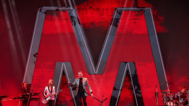 Trupa Depeche Mode susține un concert, pe scenă, la Leipzig, Germania, pe 26 mai 2023.