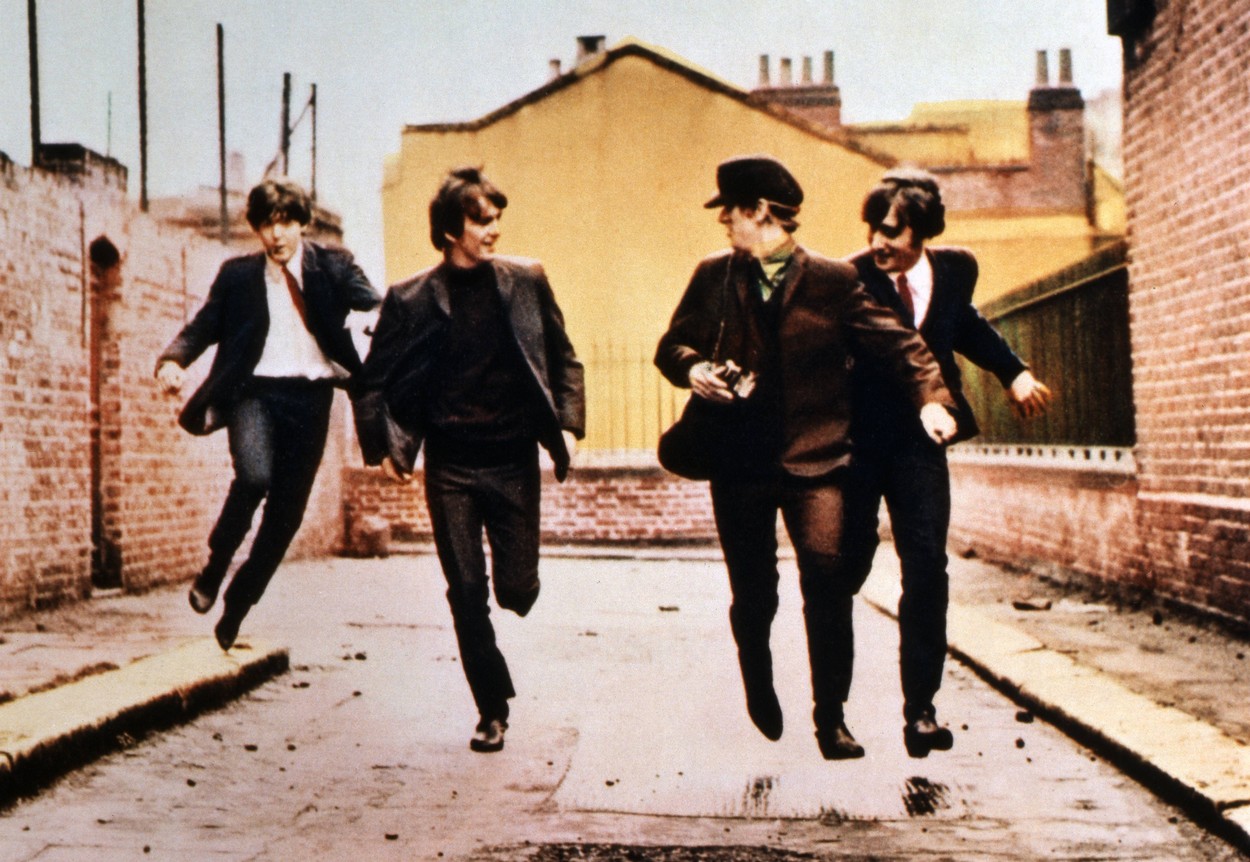 Inteligența Artificială a extras vocea lui John Lenon de pe o casetă veche. O „ultimă" melodie Beatles va fi lansată în acest an