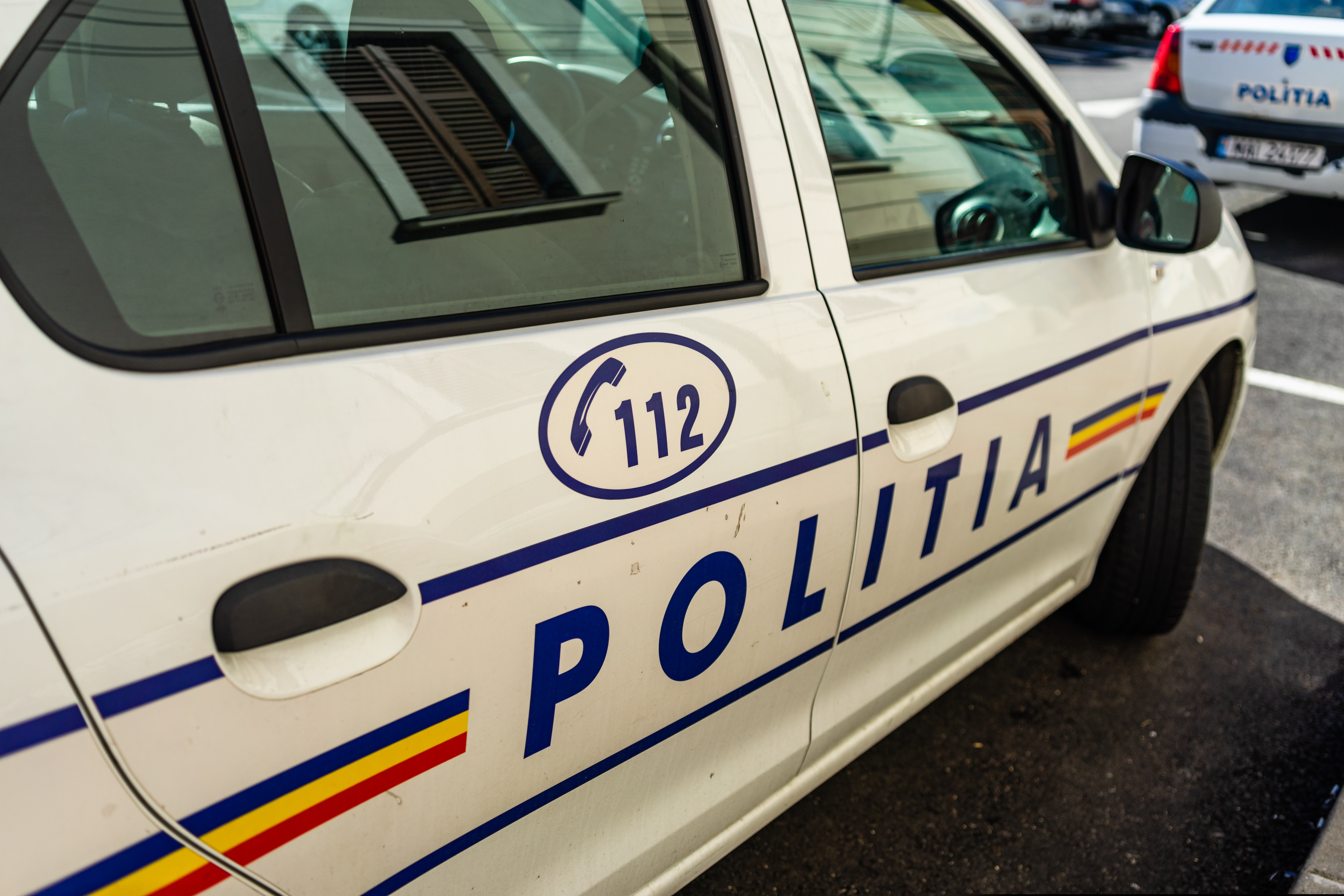Cum a fost înșelată cu 10.000 de euro o femeie de 79 de ani, din Târgu Mureş, de un fals cadru medical