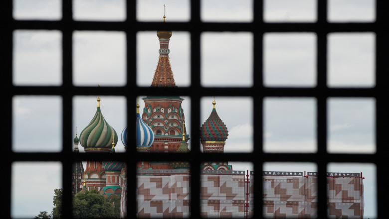 Kremlinul văzut printre gratii
