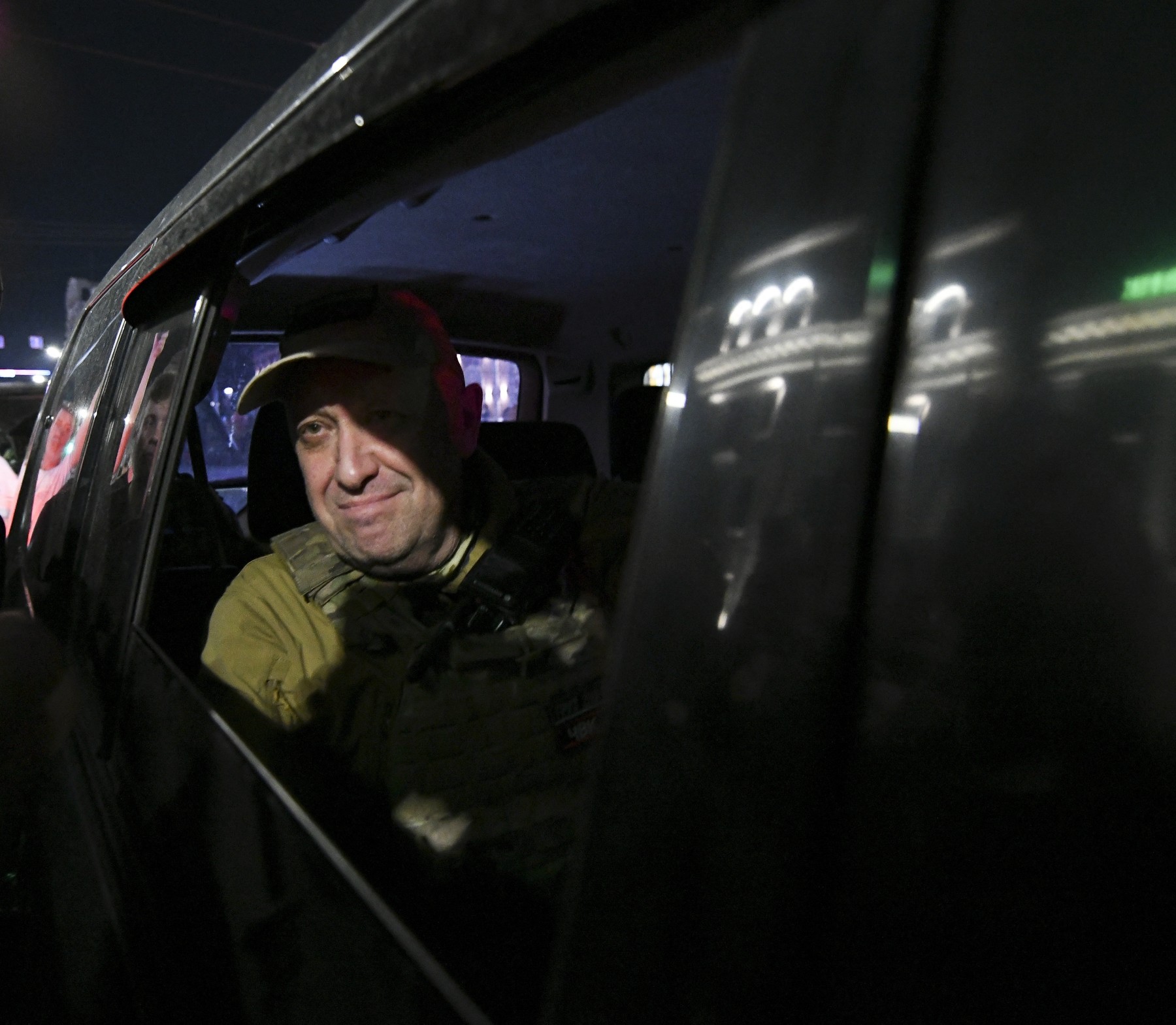 Prigojin nu a mai fost văzut de la plecarea din Rostov, de sâmbătă seară. Serviciul său de presă spune că „transmite salutări”