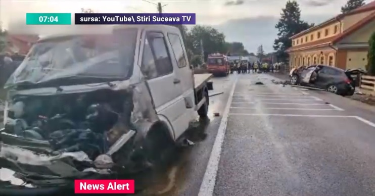 12 persoane au ajuns la spital după ce duba în care erau s-a izbit de două mașini, în Suceava. Printre răniți sunt și doi copii