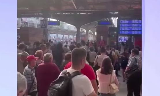 VIDEO. Trafic feroviar dat peste cap în Gara de Nord. Trenurile au întârzieri și de peste o oră