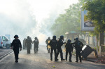 jandarmi și polițiști pe stradă