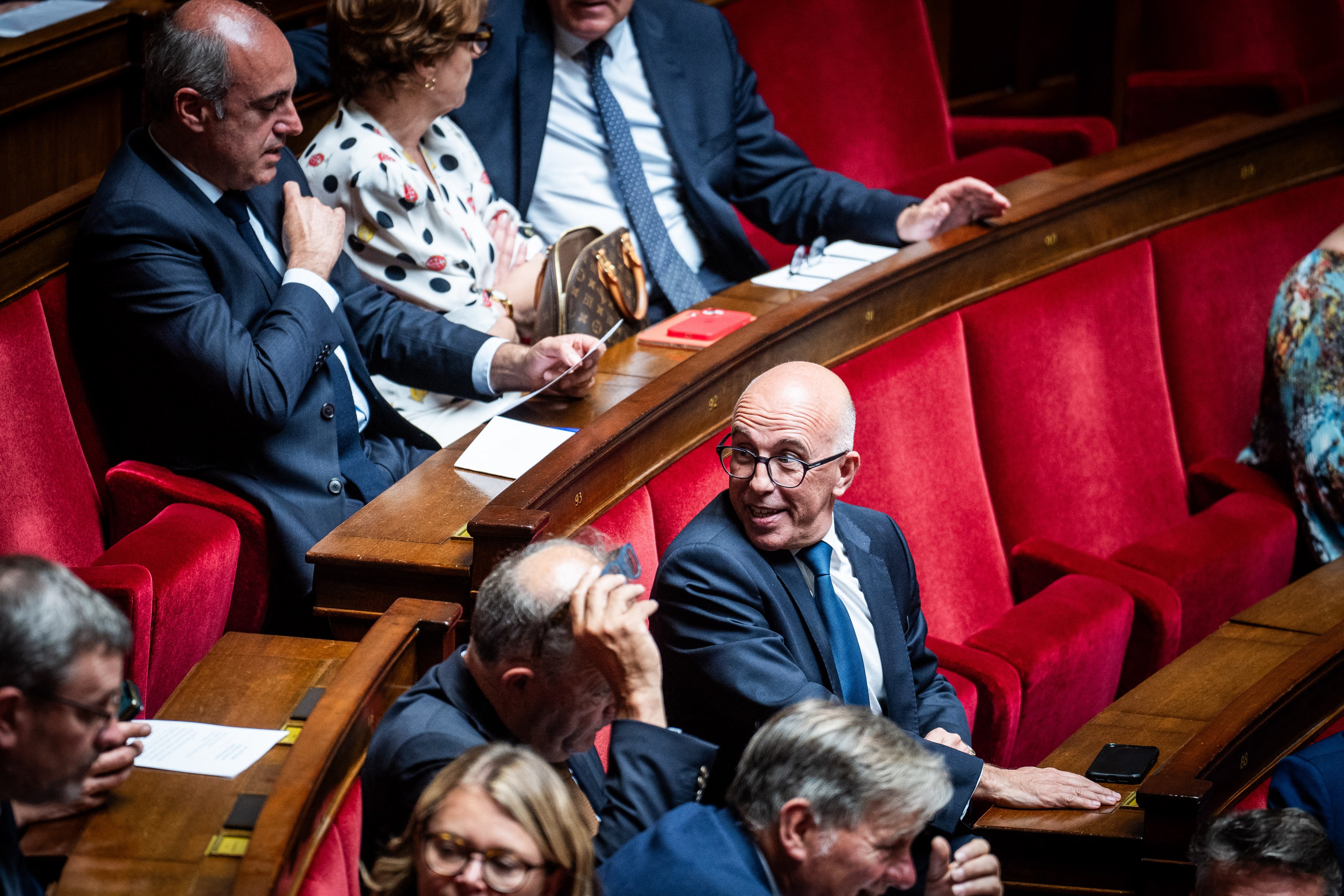Un „cocktail” toxic, depistat în părul senatorilor francezi