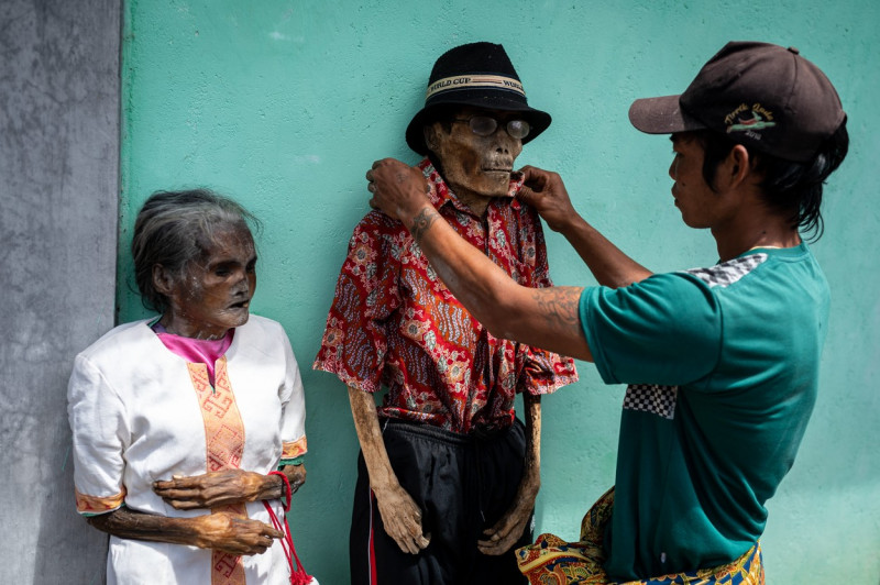 Manene Death Ritual In Indonesia