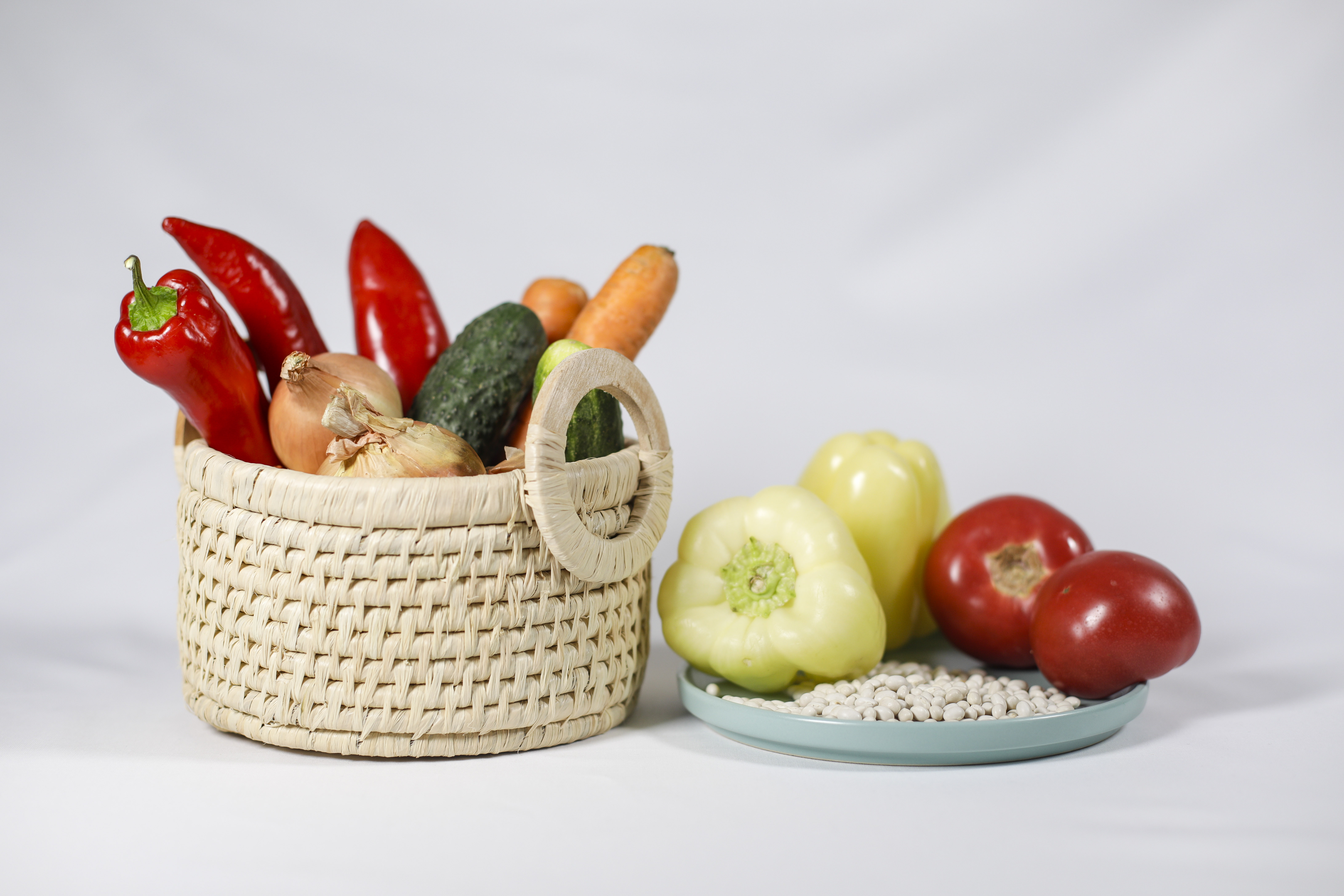 Prețurile alimentelor de bază au scăzut cu până la 34%, susține Consiliul Concurenței