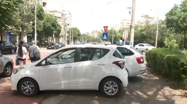 Motivul pentru care un judecător a anulat amenda primită de un șofer care parcase ilegal pe trotuar, în București