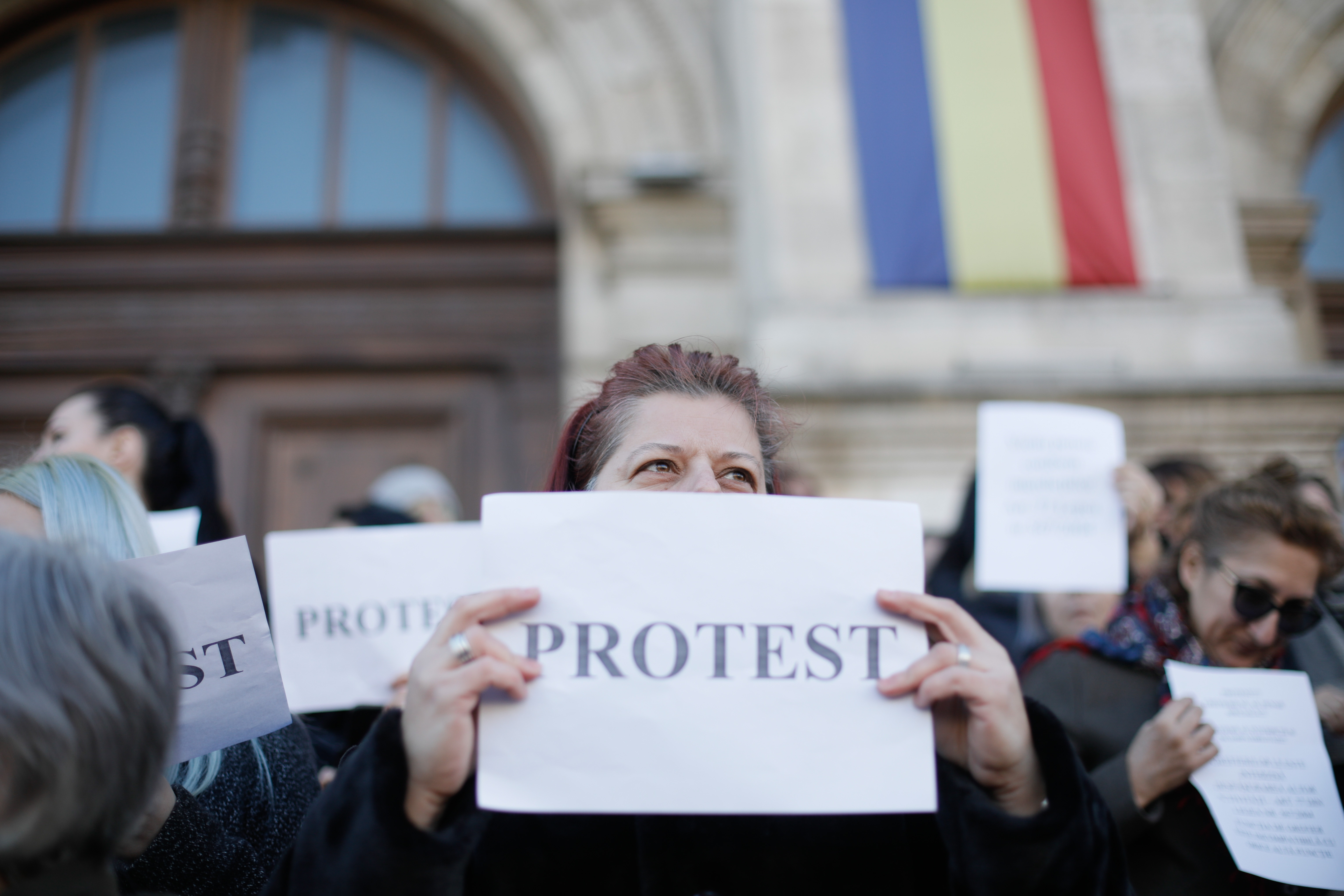 Procurorii și judecătorii intră miercuri în grevă. Ei cer să nu li se taie pensiile speciale