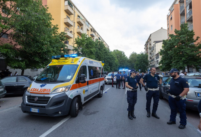 Maxi rissa in Via Fa&#xe0; di Bruno a MIlano