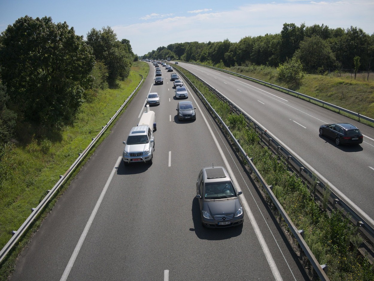 Franța reduce vârsta minimă pentru obținerea permisului de conducere la 17 ani
