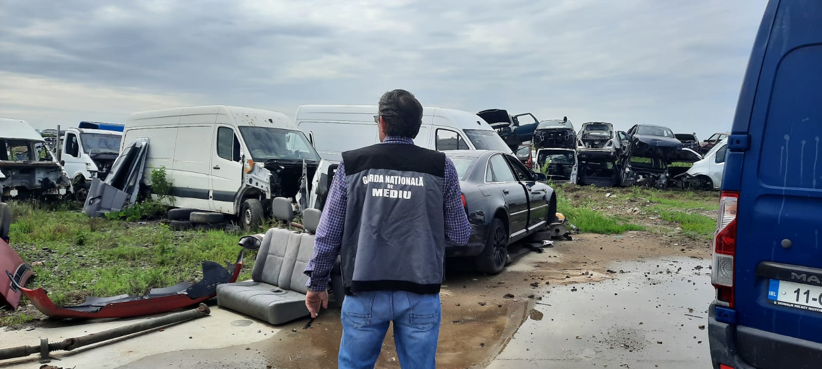 RAR și Garda de Mediu au amendat cu 700.000 de lei zeci de ateliere auto și centre de dezmembrări din Timiș și Vâlcea