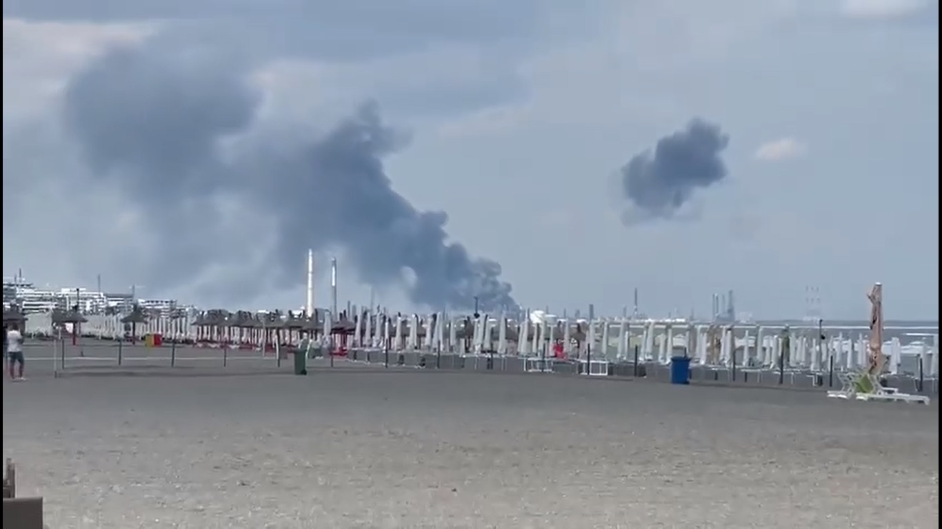 Incendiul de la rafinăria Petromidia a fost stins