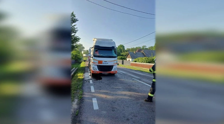 O cisternă încărcată cu motorină s-a lovit de un TIR pe DN2. Traficul a fost deviat