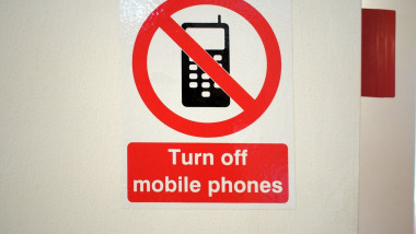 semn care interzice telefoanele