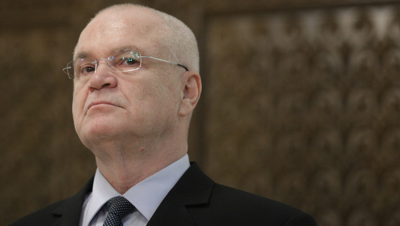 Eugen Nicolicea atacă în instanță legea care va desființa pensiile speciale ale parlamentarilor: ”Lovește în parlamentarii săraci”