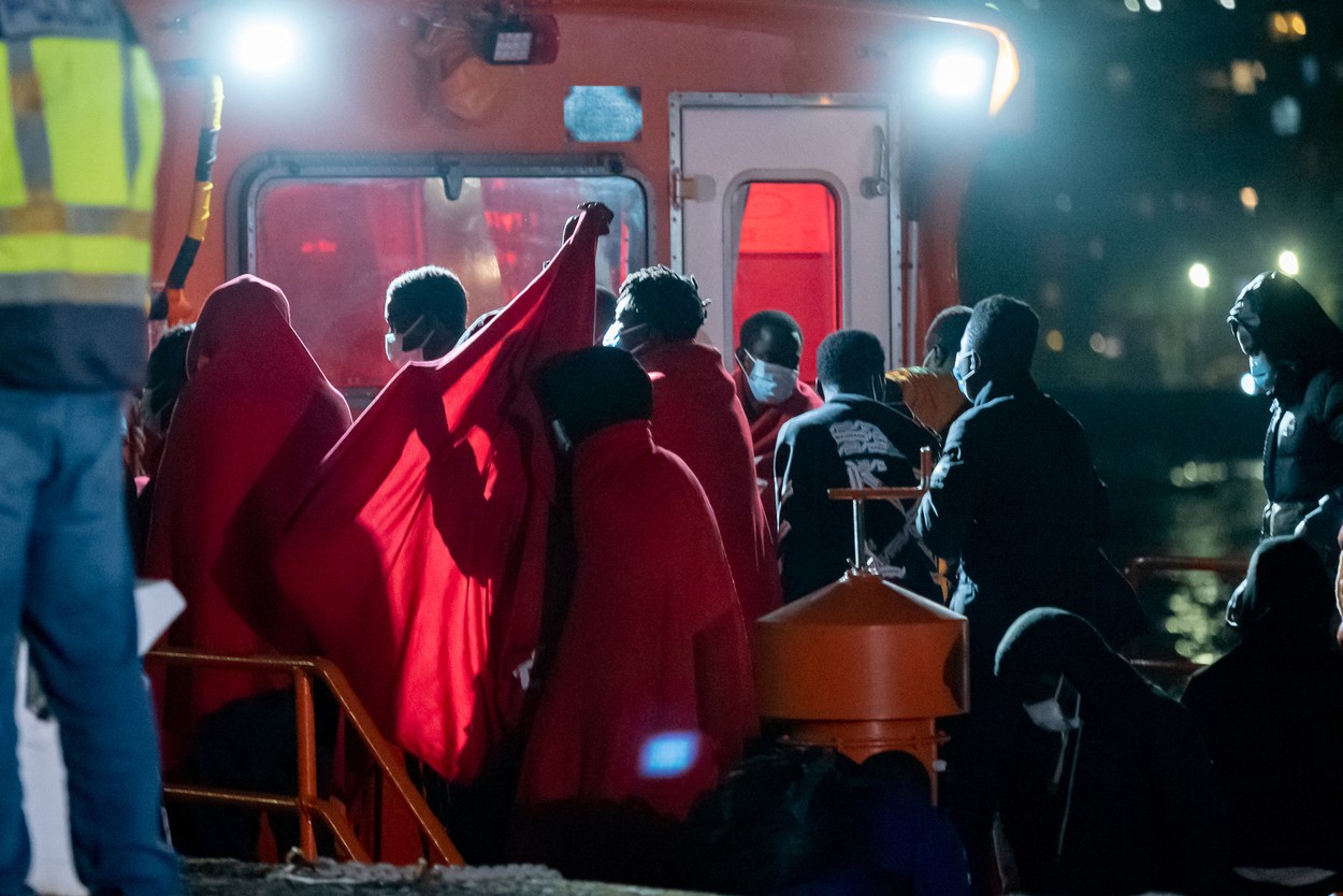 Cel puțin 35 de migranți s-au înecat lângă Insulele Canare. Autoritățile spaniole sunt acuzate că n-au intervenit la timp
