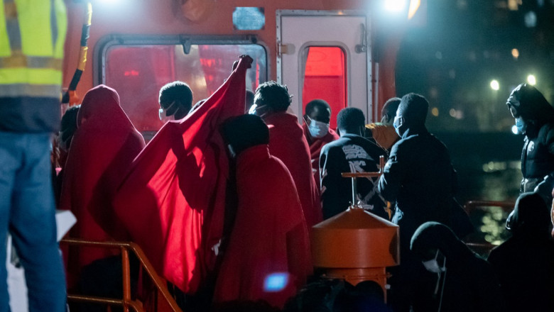 Migranti salvați de pe mare în Las Palmas, Spania, pe 14 februarie 2023.