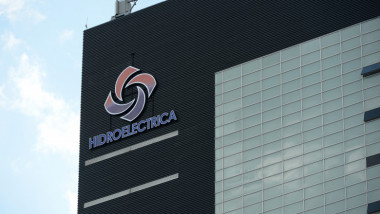 logoul hidroelectrica pe cladire
