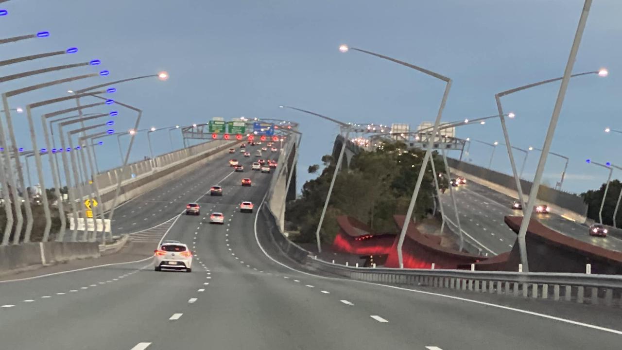 O fotografie ciudată cu un pod din Australia a devenit virală. Care este explicația pentru imaginea care a îngrozit mii de oameni