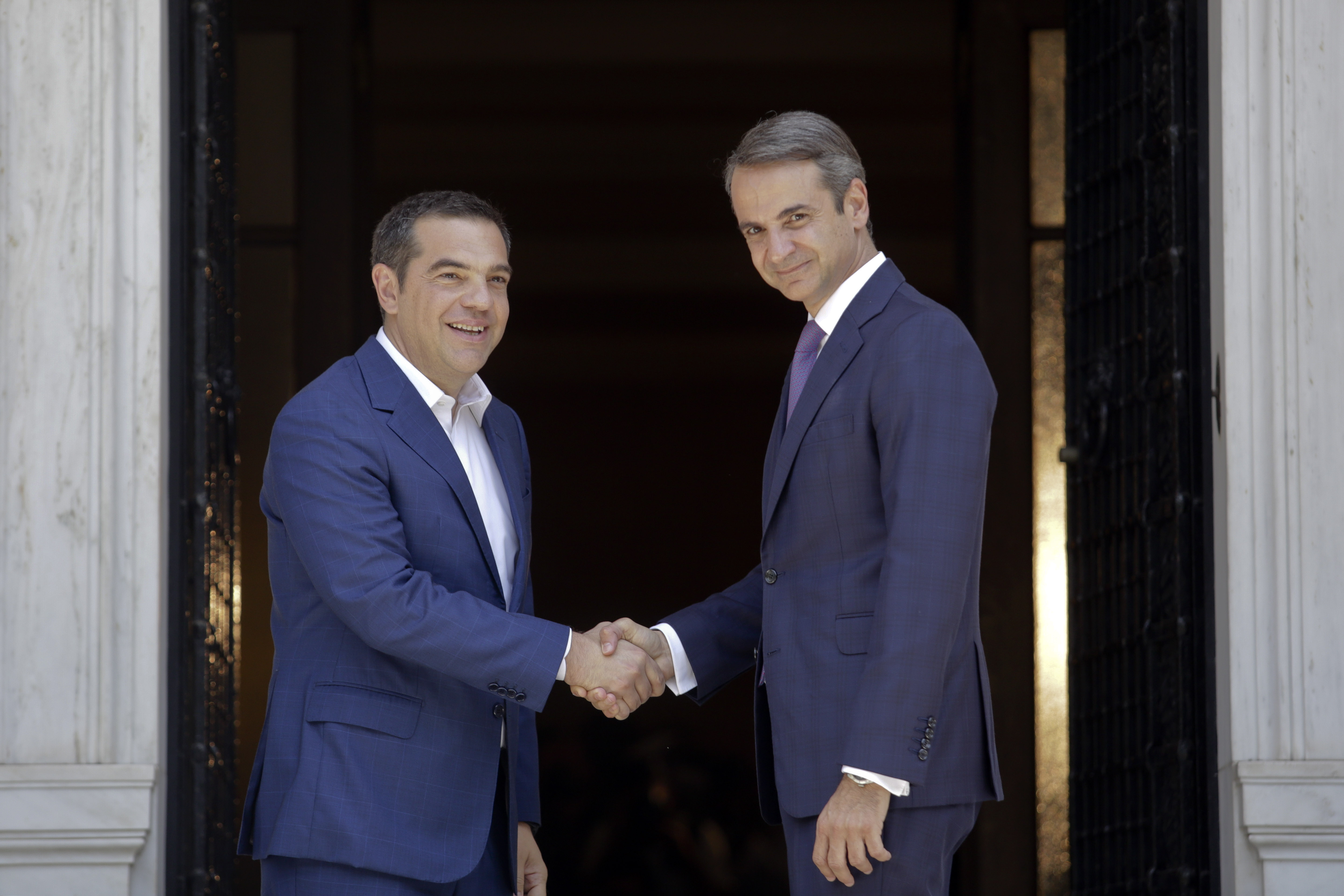 Alegeri umbrite de naufragiu în Grecia: Kyriakos Mitsotakis și Alexis Tsipras se luptă pentru majoritate parlamentară