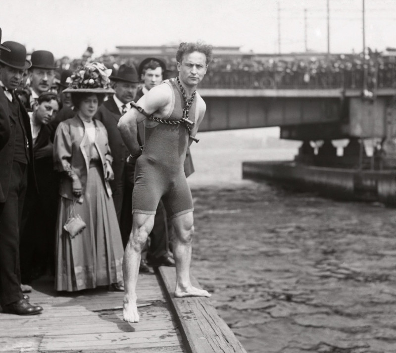 Harry Houdini, cascadorie în Boston