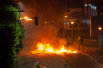Incendiu arde în mijlocul unei străzi în Franța