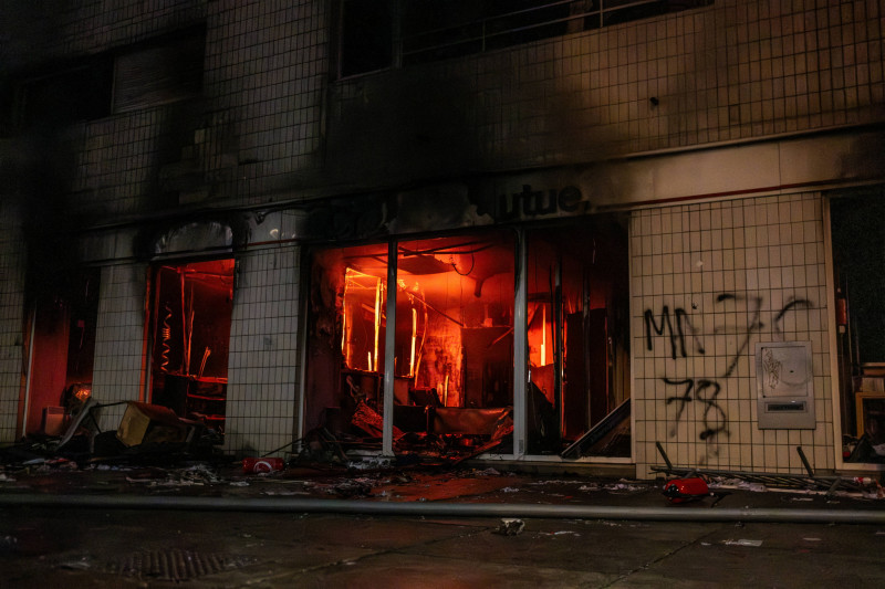 Paris another night of Riot and looting