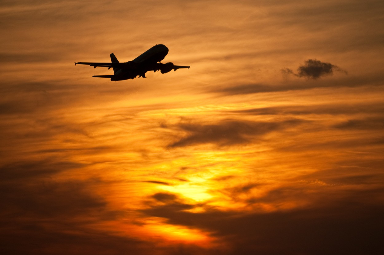 Rusia trimite un avion la București pentru a evacua diplomații care trebuie să plece la cererea MAE