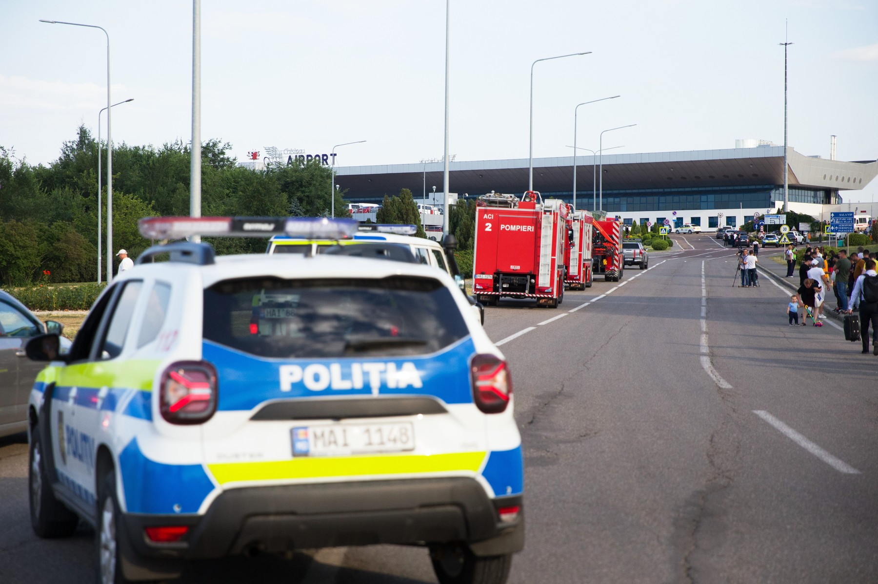 Atacatorul de pe aeroportul din Chișinău a murit la spital