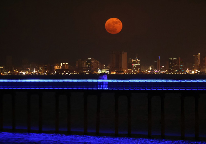 KUWAIT KUWAIT CITY FULL MOON