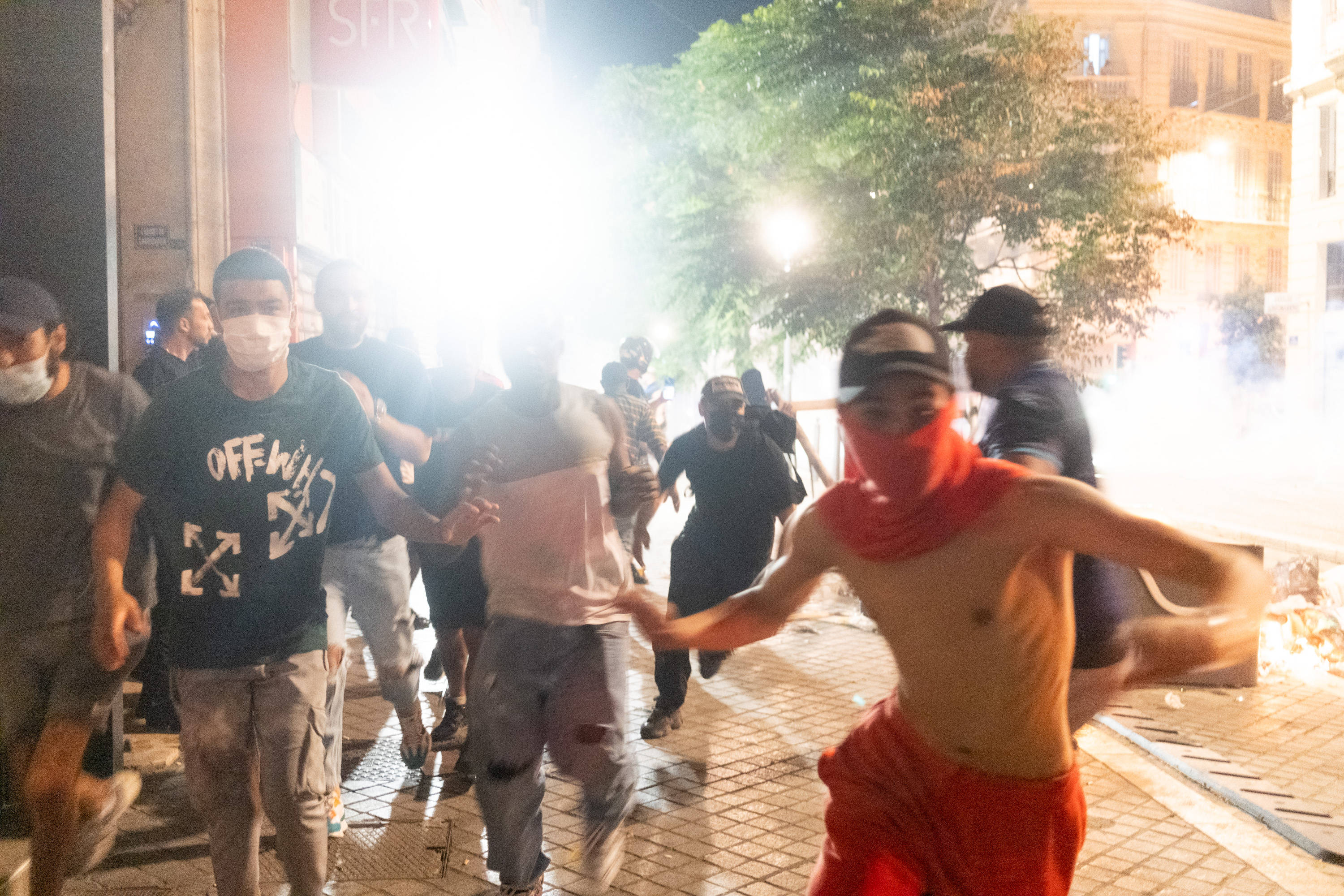 Mesajul-slogan al generației copiilor de 12-13 ani care au trecut Franța prin foc: „Am făcut-o ca să arăt curaj, ca să devin cunoscut”