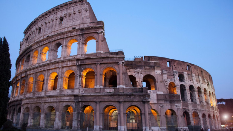 Colosseum-ul din Roma