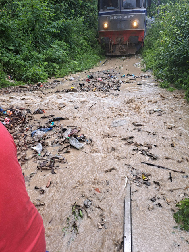 Trafic feroviar blocat în judeţul Suceava, între Pojorâta şi Sadova