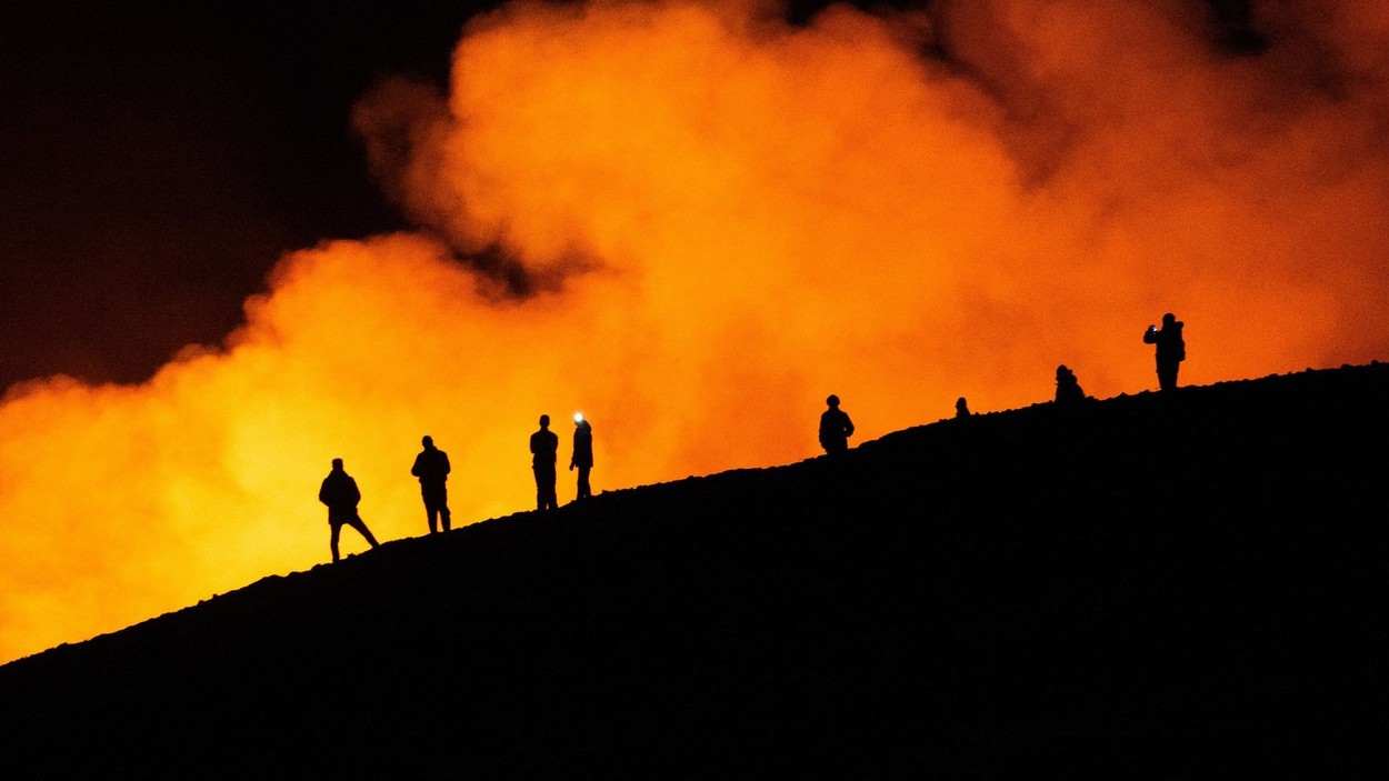 Peste 2.000 de cutremure înregistrate în 48 de ore în Islanda. Seismele prevestesc o nouă erupţie vulcanică