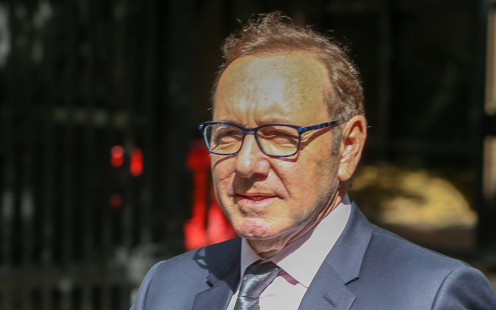 Kevin Spacey a apucat un bărbat „ca o cobră”. Detalii din procesul celebrului actor