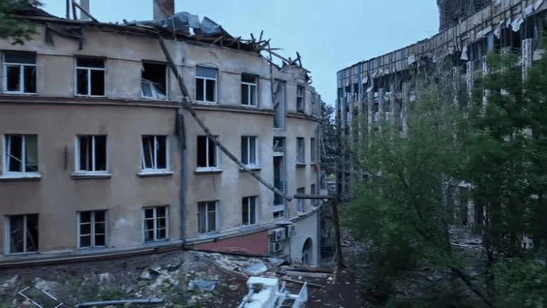 Patru persoane au murit după un atac cu rachetă la Liov. Zelenski spune că trupele sale sunt „încetinite” de armata rusă