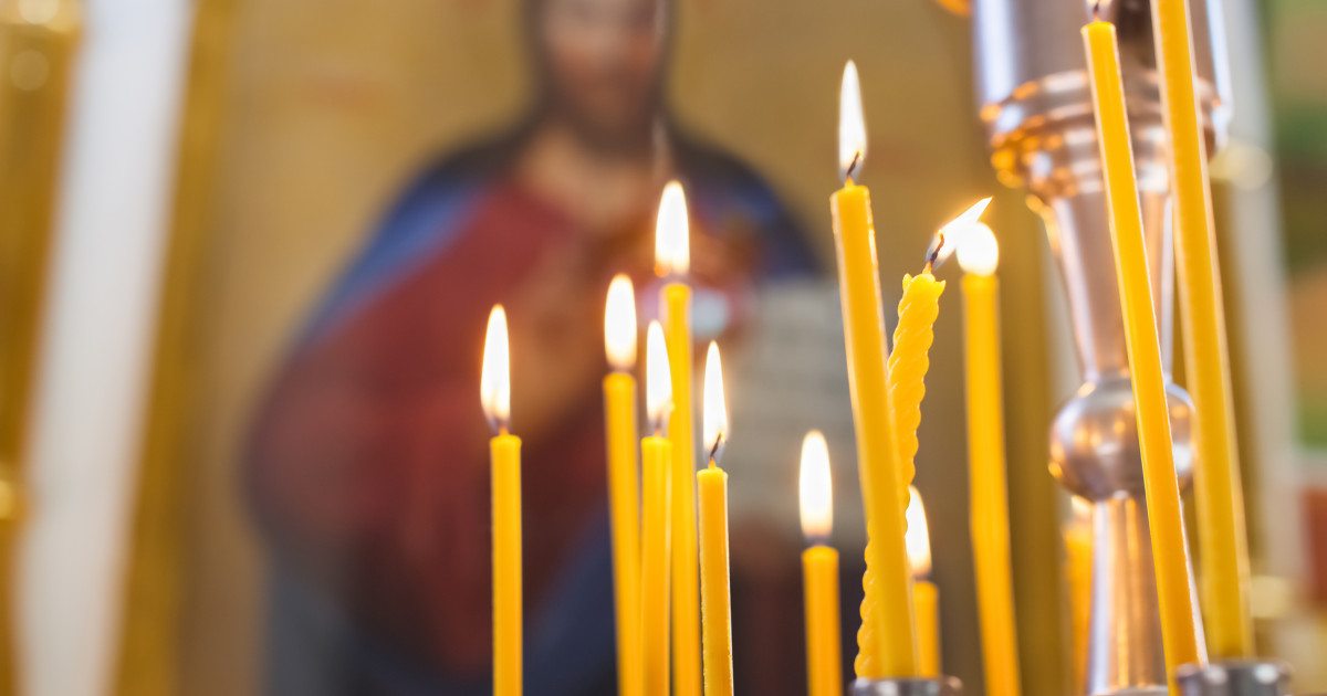 Lumina Sfântă e adusă în această seară de la Ierusalim și va fi distribuită parohiilor din România și din Mitropolia Basarabiei|EpicNews